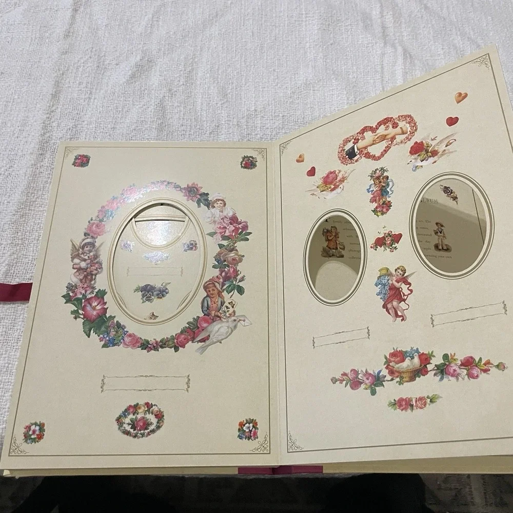 THE VICTORIAN PHOTOGRAPH ALBUM RIBBON CLOSURE GREAT MOTHER'S DAY‎ Valentines